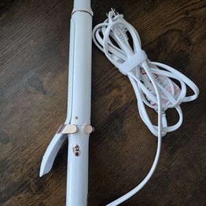 T3 White and Rose Gold Curling Iron 1.25 In